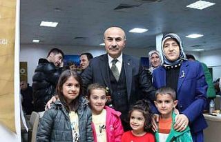 Mardin Valisi Demirtaş, ilk iftarını depremzede...