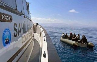 Marmaris’te 16 düzensiz göçmen kurtarıldı