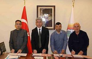 Marmaris’te imzalar çocuklar için atıldı