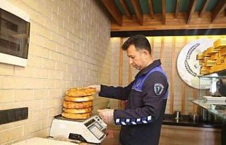 Merkezefendi’de iş yerleri zabıta ekiplerince...