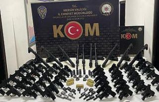 Mersin’de 12’si suikast tabancası 84 silah ele...