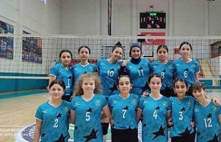 Midi voleybolcular finallerde