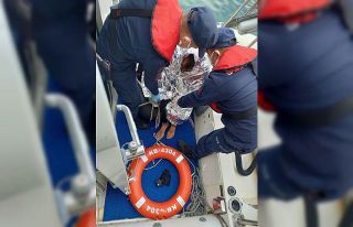 Midilli Adası’na yüzerek geçmek isteyen göçmen...