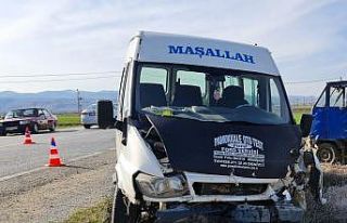 Minibüsün patpatla çarpıştığı kazada 1 kişi...