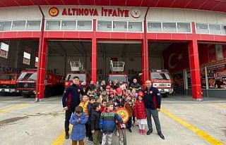 Minik itfaiyeciler eğlenerek öğreniyorlar