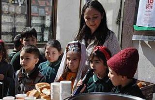 Minikler Çanakkale şehitlerinin son yemek menüsünü...