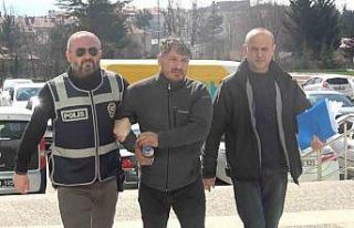 Motosiklet satış bayisinde 2 kişiyi yaralayan şüpheli...