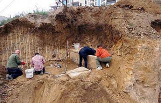 Mudanya’da pazaryeri inşaatından lahit çıktı