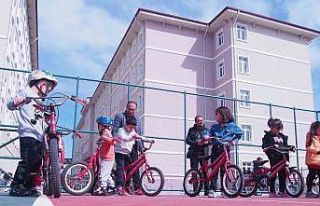 Muğla’da depremzede çocuklara bisiklet eğitimi