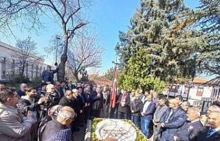 Muhsin Yazıcıoğlu kabri başında dualarla anıldı