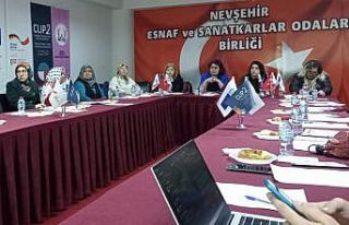 Mülteci anneler eğitiliyor