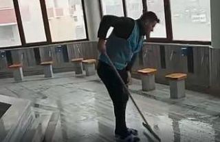 Muradiye Belediyesinden Ramazan öncesi cami temizliği