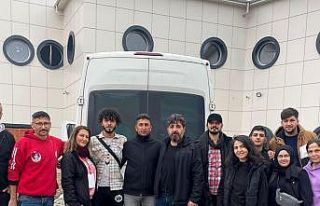 Muratpaşa’nın gönüllü kuaförleri deprem bölgesinde
