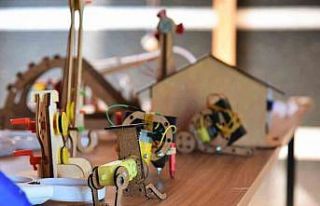 Mustafakemalpaşa Belediyesinden Doğa ve Fen Okuluna...