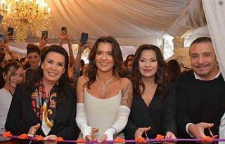 Nazo Klinika açılışına ünlü yağmuru