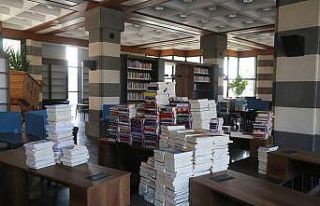 Niğde Belediyesi Kütüphane çalışmaları devam...