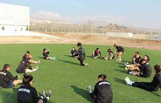 Nuhspor Kadın Futbol Takımı’nın başarısı,...