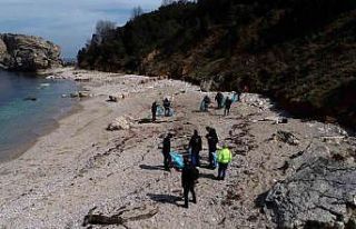 O koydan çok sayıda plastik toplandı