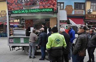 Odunpazarı esnafı depremde ölenlerin hayrına lokma...