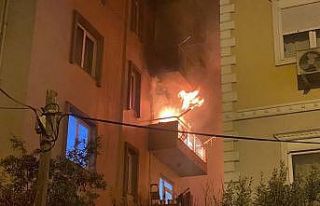 Öfkesini evinden çıkardı: Oturduğu daireyi ateşe...
