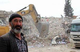 Oğlunu ve torunlarını kaybettiği depremi anlattı:...