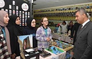 Öğrenciler Çanakkale Zaferini hazırladıkları...