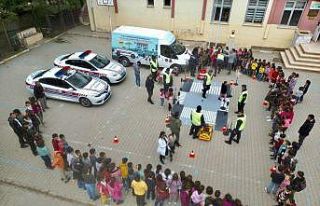 Öğrenciler trafik kurallarını eğlenerek öğrendi