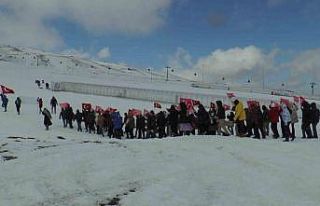 Öğrencilerden Erciyes’te ‘Vatan Sevgisi Yürüyüşü’