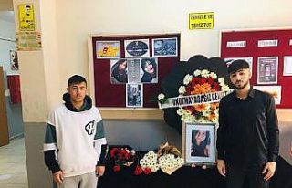 Öğrencilerin depremde hayatını kaybeden öğretmenleri...