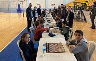 Ortaokullar arası satranç turnuvası düzenlendi