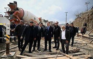 Osmaniye’de depremzede esnafa yeni işyerleri yapılıyor