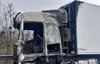 Otoyolda tırın kupası alev topuna döndü