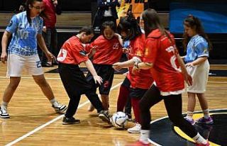 Özel bireyler spor alanında Balıkesir’in gurur...