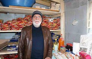 Paranın geçerli olmadığı bakkalda, ihtiyacı...