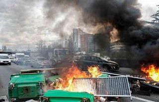 Paris sokakları yeniden karıştı: 61 gözaltı