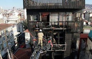 Pendik’te yangında iki kişinin hayatını kaybettiği...