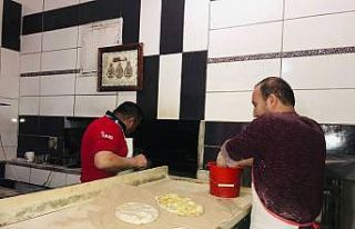 Pide ustalarının 200 derece ateş başında ramazan...