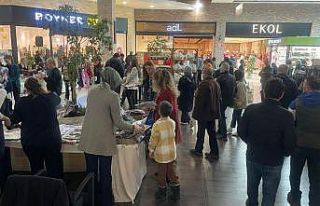 Polis memurları depremzedeler için hayır panayarı...