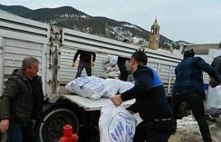 Posof’tan deprem bölgesine yardımlar devam ediyor