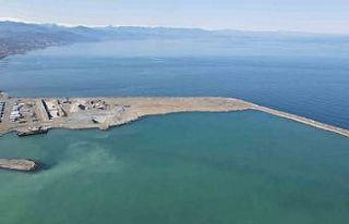 Rize’de yapımı devam eden Lojistik Merkezinin...