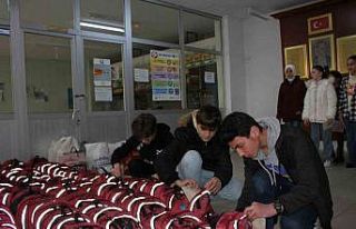 Rizeli öğrencilerden depremzede kardeşlerine okul...