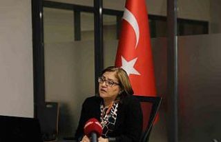 Şahin, kadın akademisyenlerle görüştü