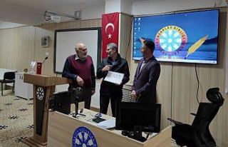 Şair Üstün; “Şiir şuurun yansımasıdır”