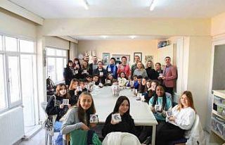 Salihli Çini-Seramik Atölyesi Erasmus öğrencilerini...