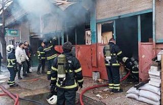 Samsun’da mobilya imalathanesinde yangın