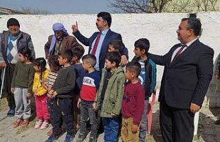 Şanlıurfa’da kaymakam depremzede çocukları okula...