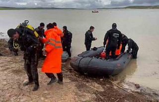 Şanlıurfa’da sele kapılan tır sürücüsü 7...