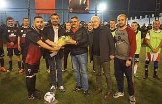 Sarıgöl’de depremzedelerin yararına halı saha...