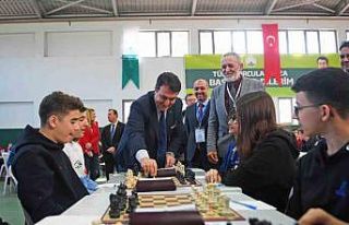 Satranç turnuvasında ilk hamle Dündar’dan