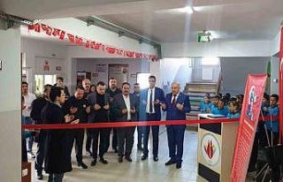 Şehidin fotoğraf sergisi adının verildiği okulda...